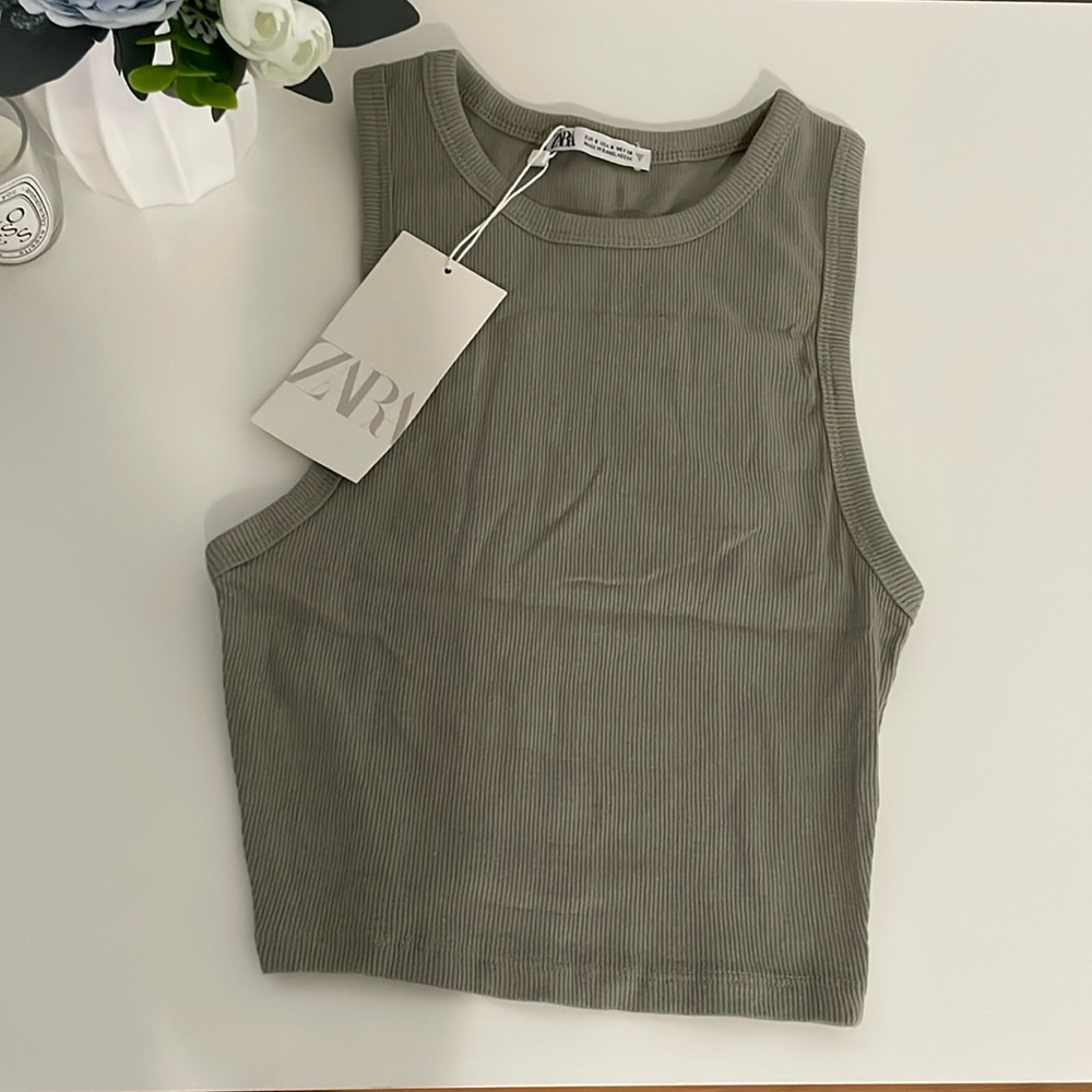 Zara Cropped Top (xs) 💚